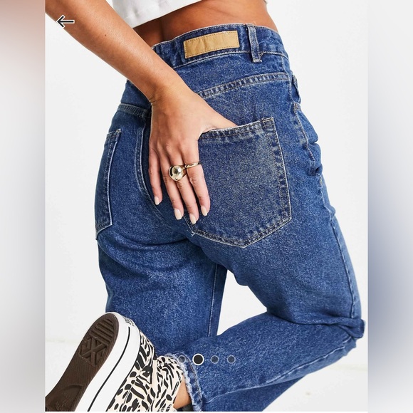 Cotton On: mom jeans in mid wash blue - Picture 4 of 6